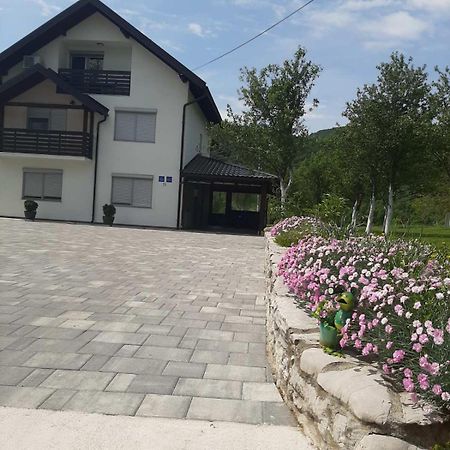 Apartments Paradise Licko Petrovo Selo 외부 사진