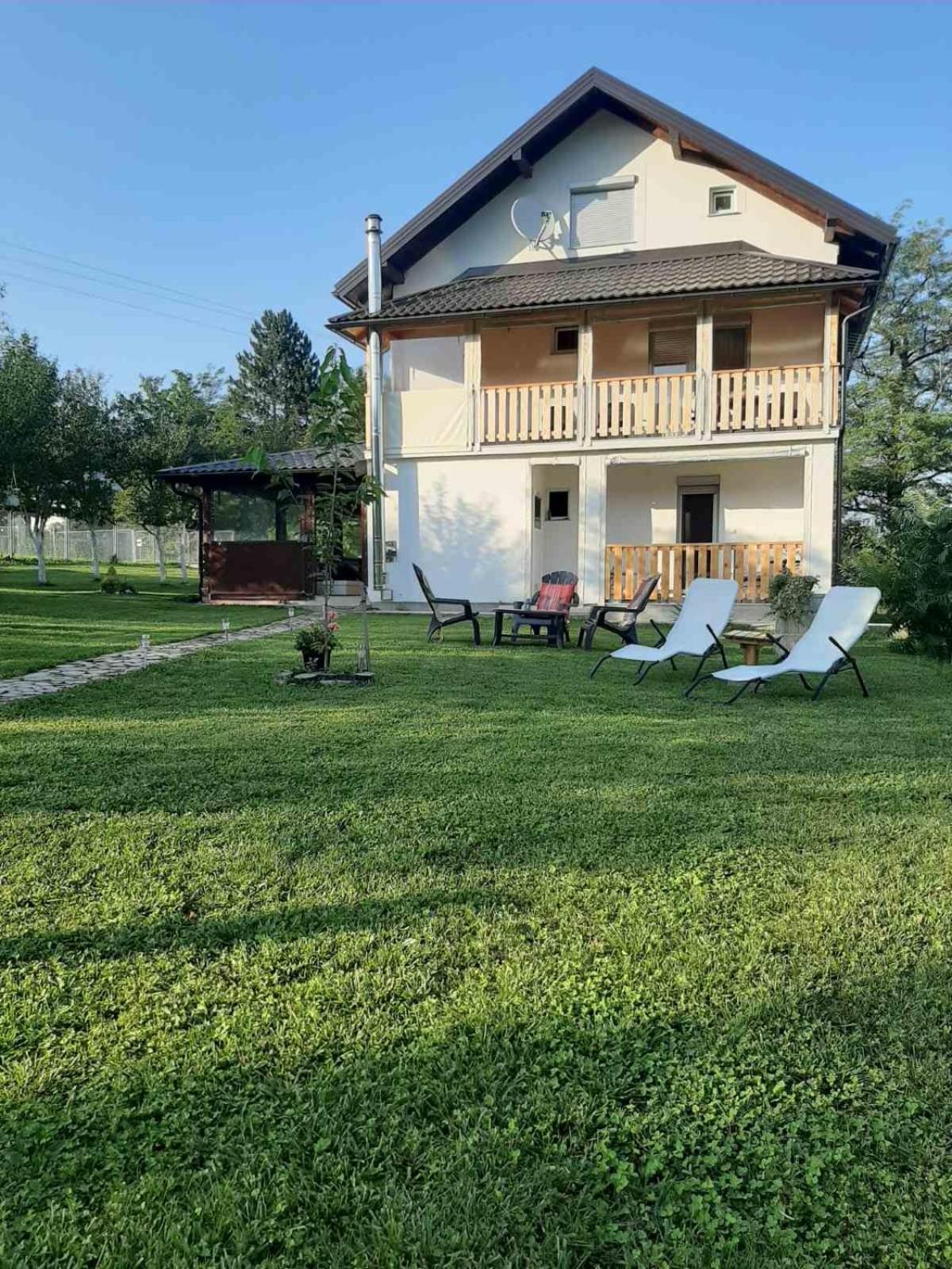 Apartments Paradise Licko Petrovo Selo 외부 사진